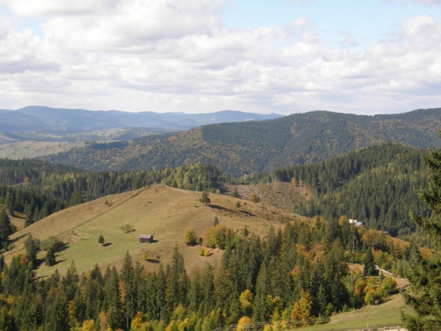 Auf dem Weg zum Kloster Suceviţa - ein weiter Blick über die Bukowina