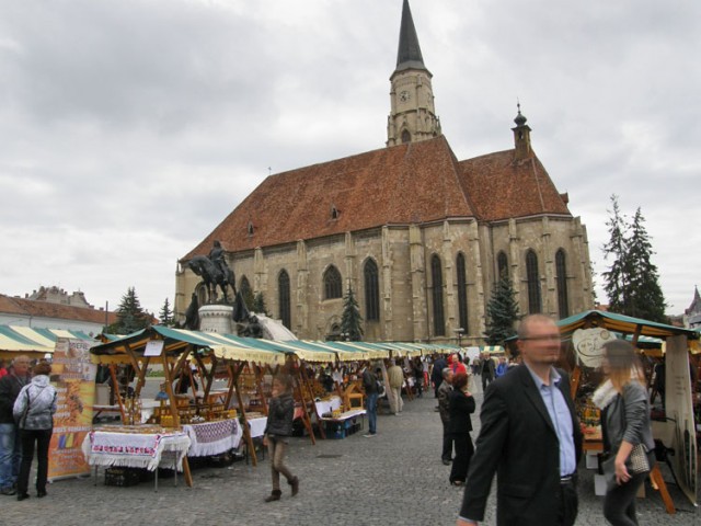 Markt an der Biserca Sfântul Mihail